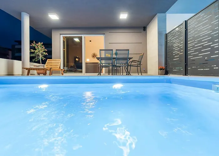 Eni Beachfront With Pool Apartment