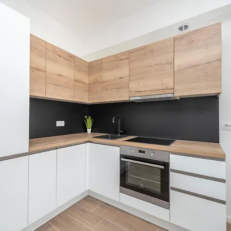 Eni Beachfront With Pool شقة *