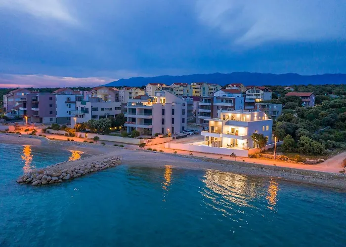 Eni Beachfront With Pool